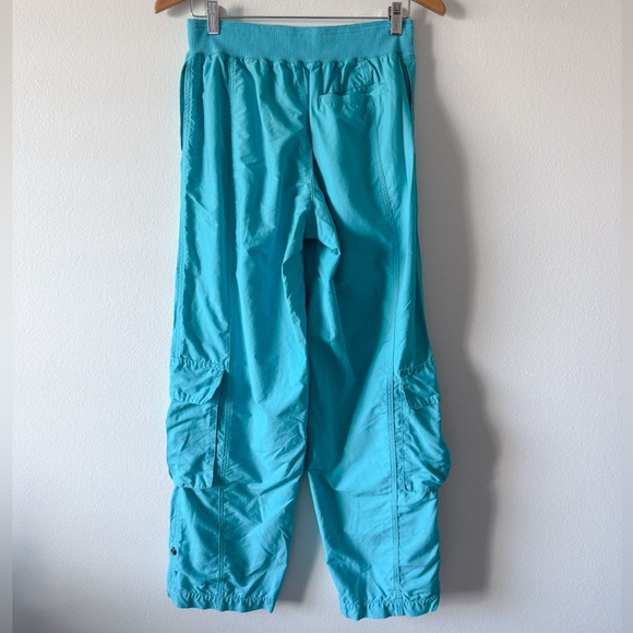 Free People Movement Mesmerize Me Solid Pants Size Medium in Poolside PreLoved - Picture 3 of 8